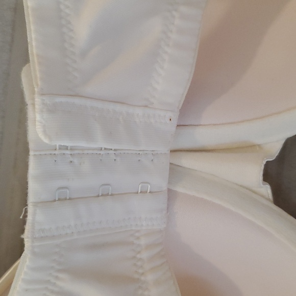 M Underwired T- Shirt White Lace Bra Size 40DD - Picture 7 of 12